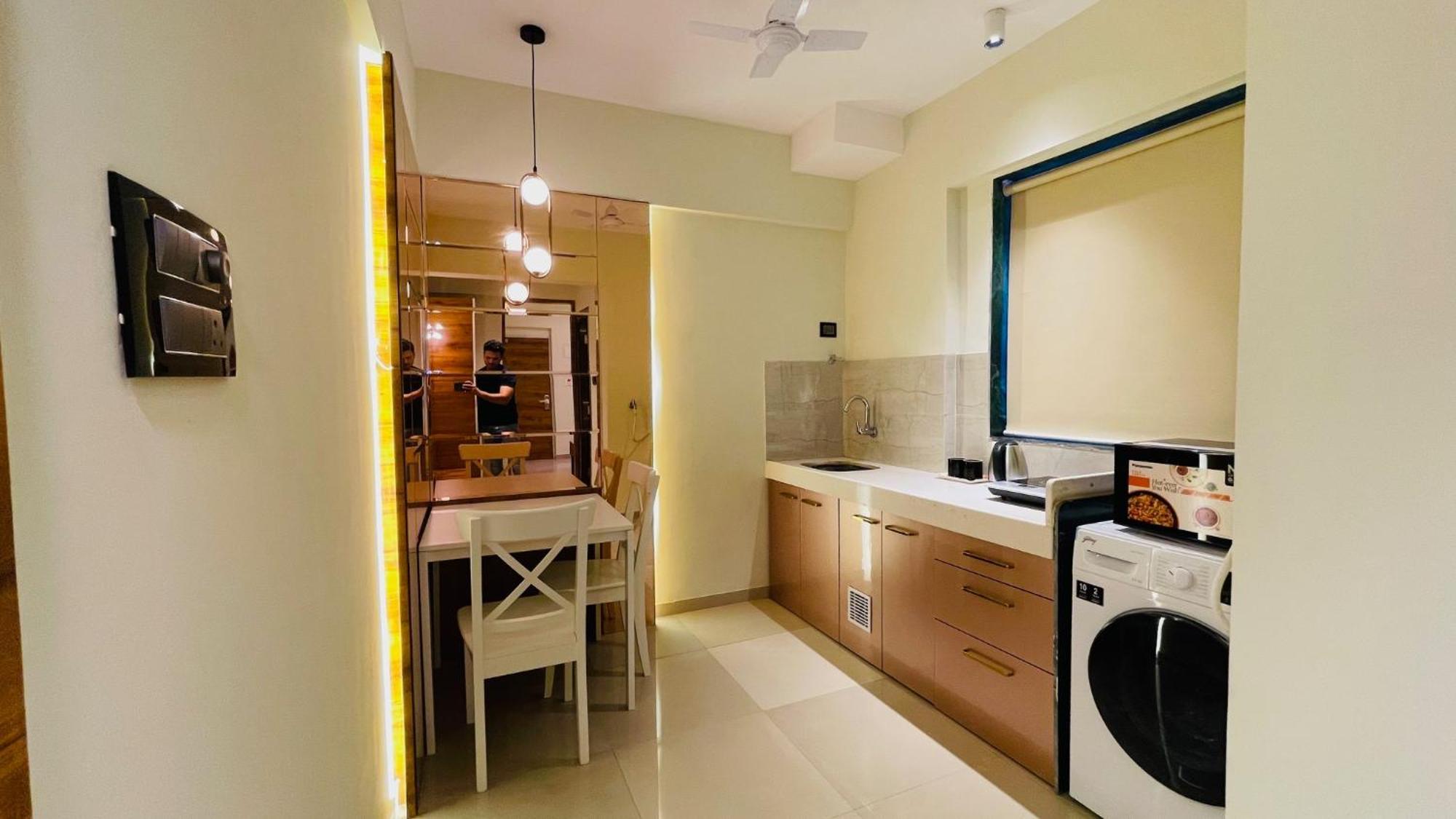Home2 Studio Apartments مومباي المظهر الخارجي الصورة